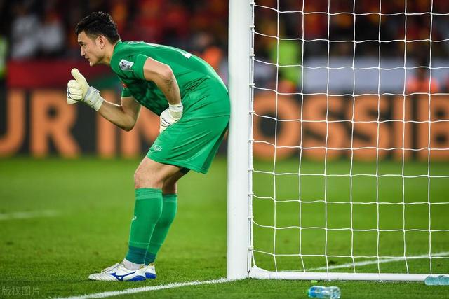 赵继伟伤退张镇麟23分高登24+12 辽宁大胜四川